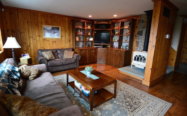 Private Pet Friendly 4 Bedroom Deluxe Vacation Home, Close to Waterville Valley Resort! - Wv68t