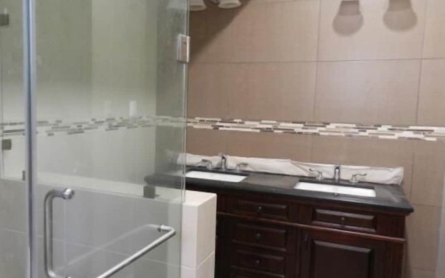 Condo Ari 620 by Villas HK28