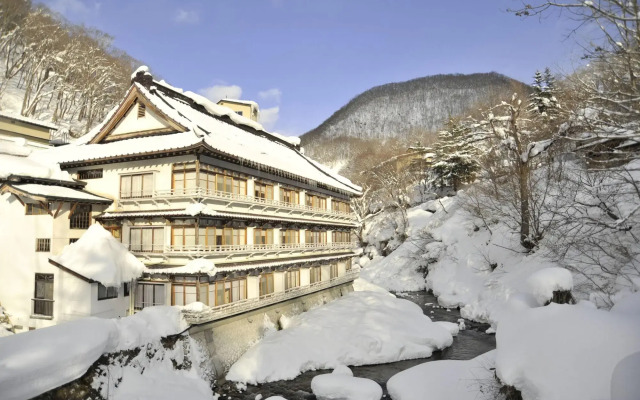 Takaragawa Onsen Osenkaku Hotel