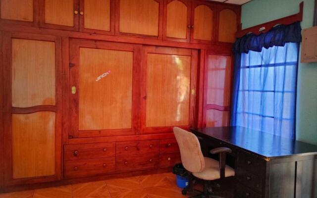 Casa Robles - Room close to Airport #2