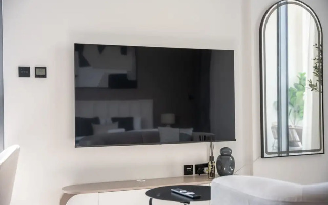 Sleek Studio in Jumeirah Village Triangle