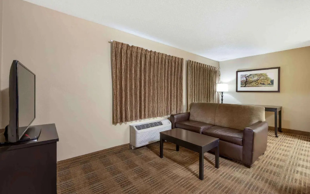Extended Stay America - Indianapolis - West 86th St.