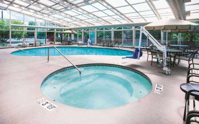 La Quinta Inn & Suites by Wyndham Cincinnati NE - Mason