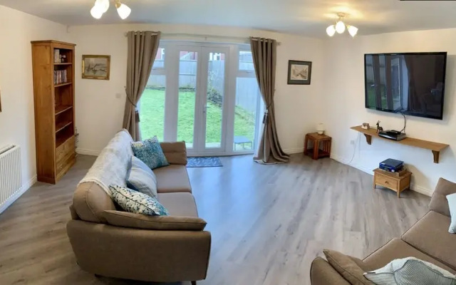 Property with Great Access - Sleeps max7