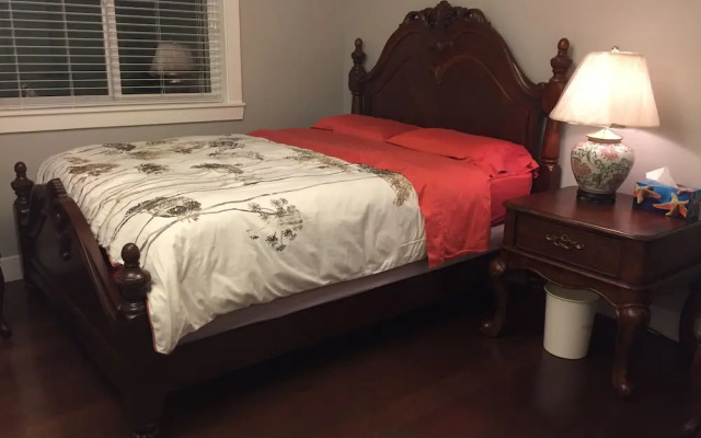 Vancouver Austin Guesthouse