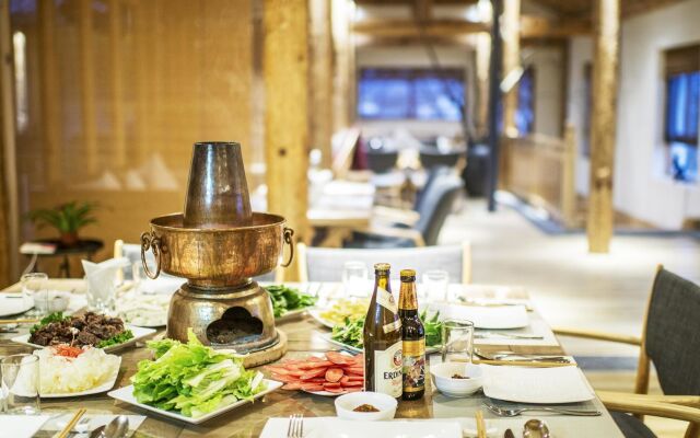 Arro Khampa by Zinc Journey Lijiang