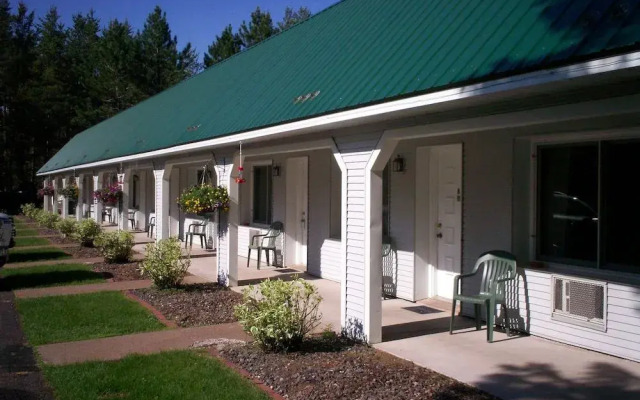Northwoods Motel