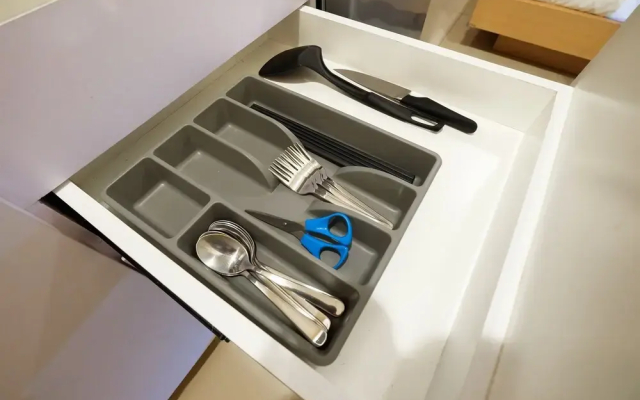 Homey Studio Room Tree Park Apartment near BSD City By Travelio