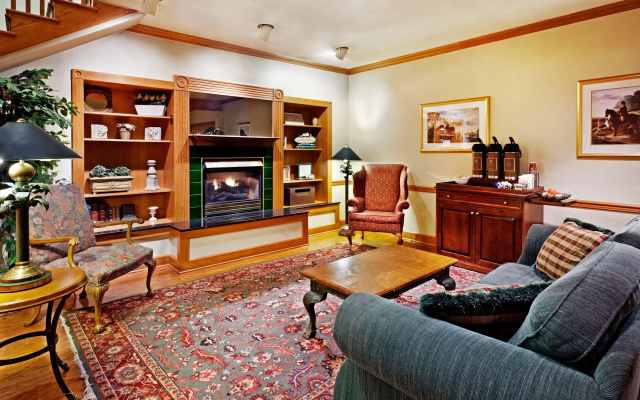 Country Inn & Suites by Radisson, York, PA