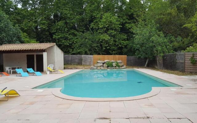 Maison de 3 chambres avec piscine partagee terrasse amenagee et wifi a Lagrasse