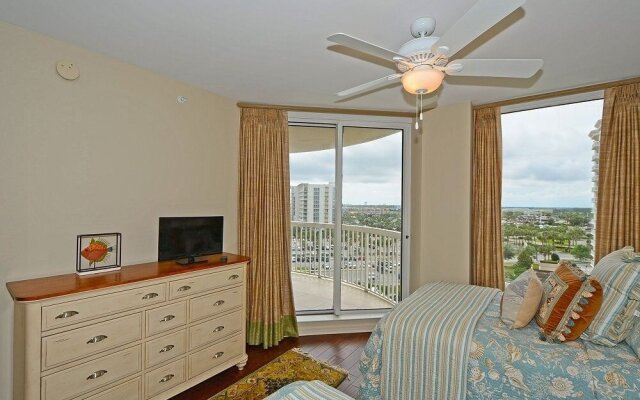 The Gem - 3 Br condo by RedAwning