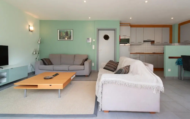 Apartment With Terrace and Side sea View