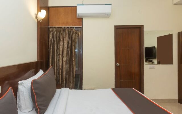 Collection O 16365 Delight Inn Near