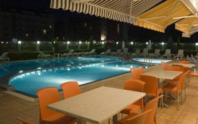 Sunny Apartment in a Complex with a Pool And Gym by Flаt Manаger