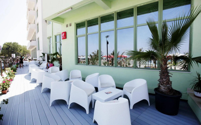 Malibu Hotel
