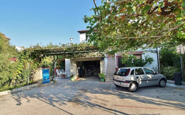 Ivans - With Parking - A3