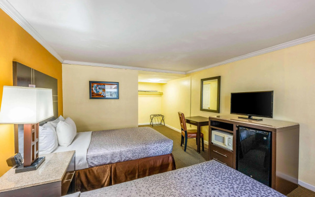 Econo Lodge Beach and Boardwalk