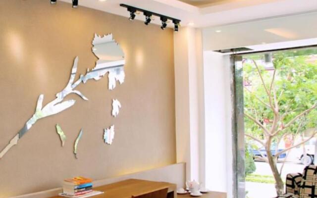 The Carnation Hotel Da Nang