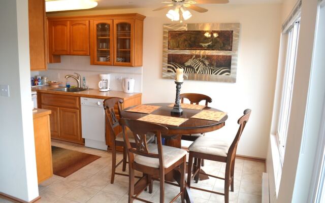 Sunny Westlake Suites by Metro