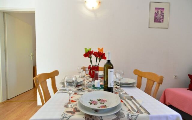 Apartment 358