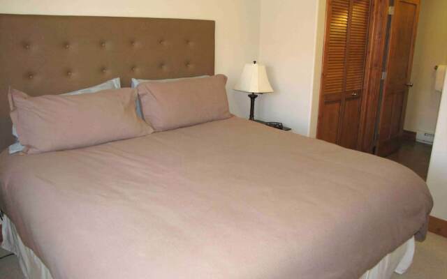 Willow Vistas - 2 Bedroom Luxury Condo with Hot Tub