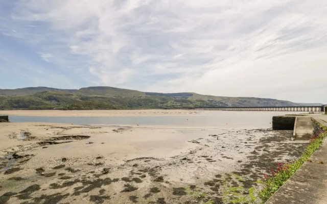 Abermaw Views