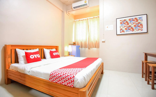 OYO 349 Aroonrung House