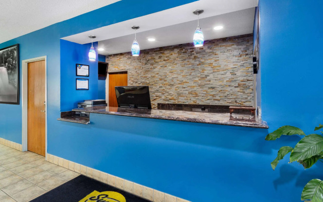 Super 8 by Wyndham Kokomo