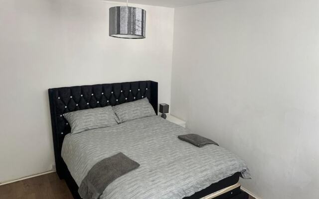 Charming 2-bed Apartment in Hemel Hempstead