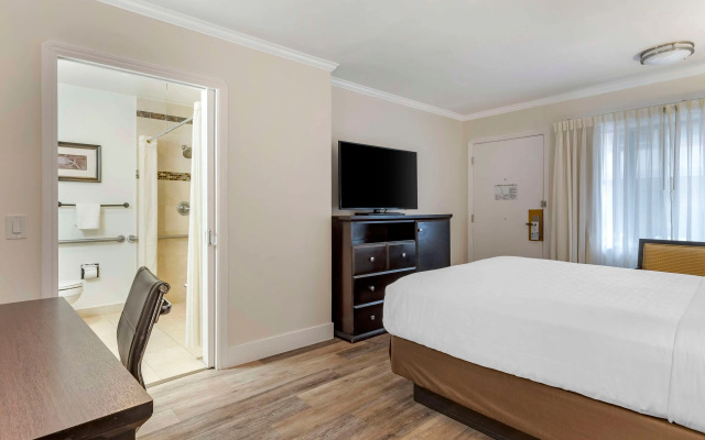 Best Western Carmel's Town House Lodge