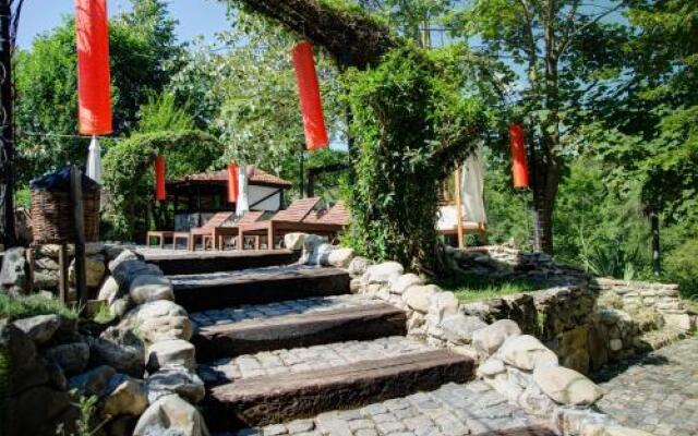 Pensiune-Restaurant Tara Luanei