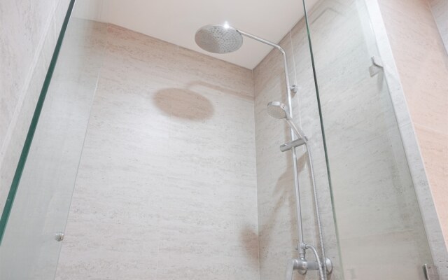 Comfort 2Br At Gold Coast Apartment