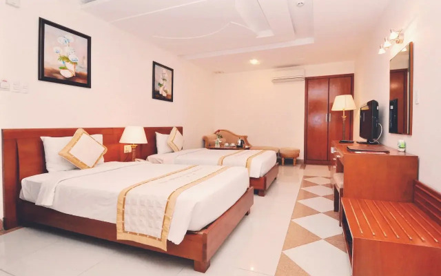 Tan Hoang Long Hotel