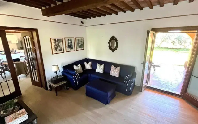 Tuscan Villa 5mins From Beach, Sleeps 8, ev Point