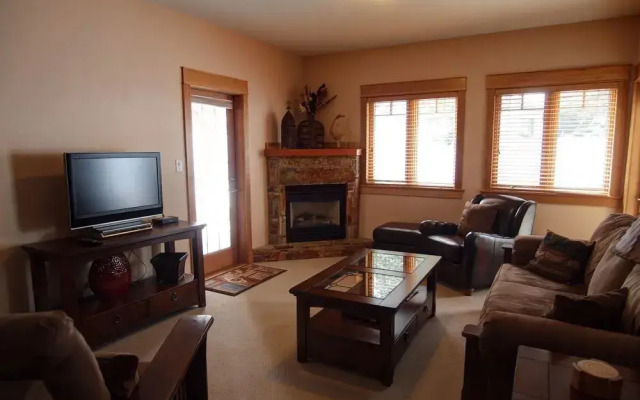 Mountain Town Properties Cascade Lodge 2E