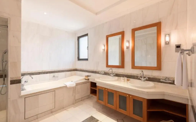Maison Privee - Prvt Pool & Beach! in Luxury Palm Jumeirah Villa