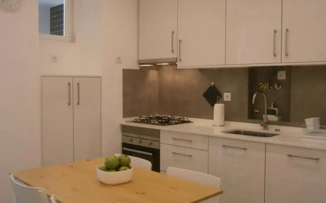 Happy Hats Apartment