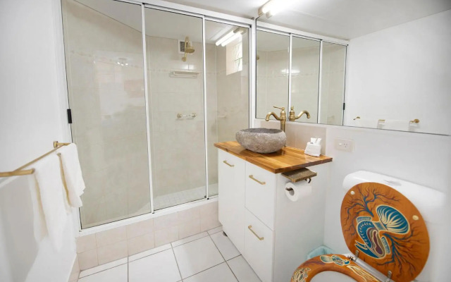Golden Sands Beachfront Apartment Resort