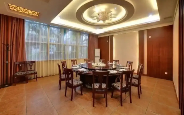 Southeast Huadu Hot Spring Hotel