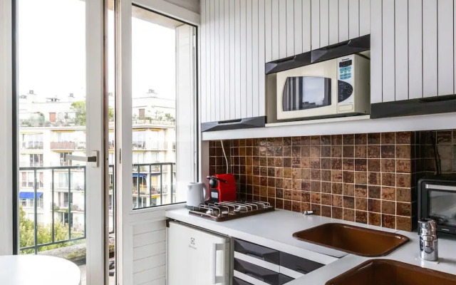 Amiral View Great 1 Bedroom Apartment in Paris