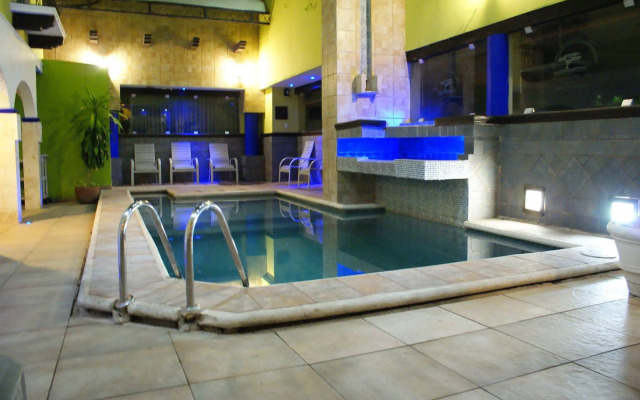 Hotel Suites Flamboyanes