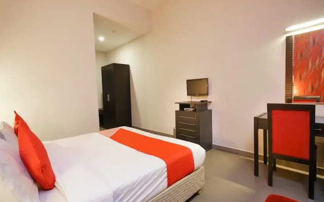 Capital O 15754 Mookkannoor Tourist Home