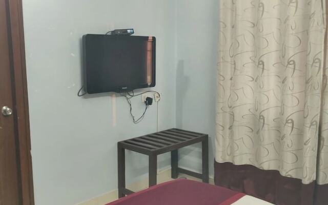 OYO 14500 Hotel Hill View Guest House Gachibowli