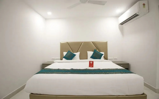 OYO 11411 D Suites