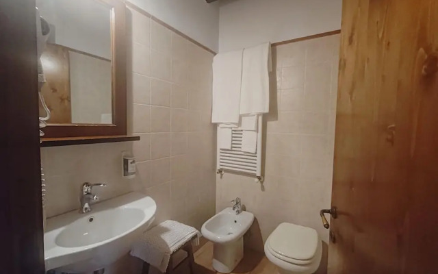 Farmhouse in Marche With Pool & Verdicchio Wines