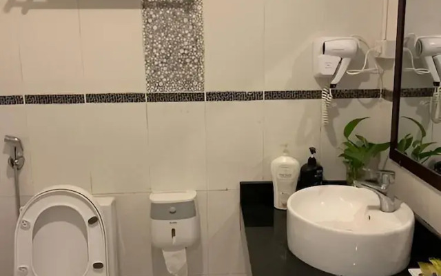 Hoang Lan Hotel KDT Xala HN - BAY LUXURY