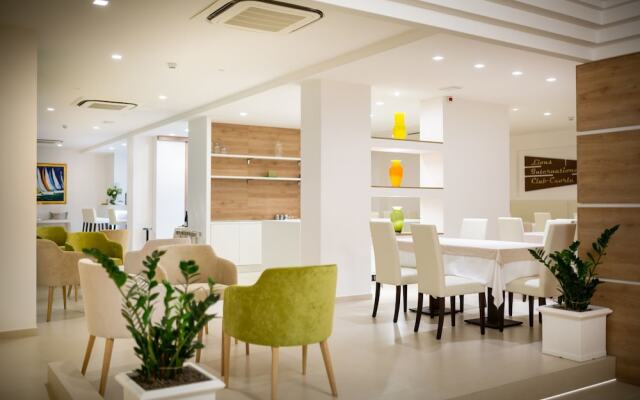International Beach Hotel