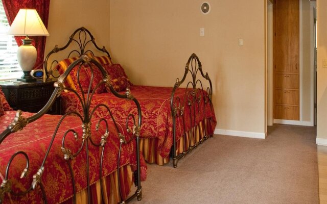 Silverton Inn & Suites