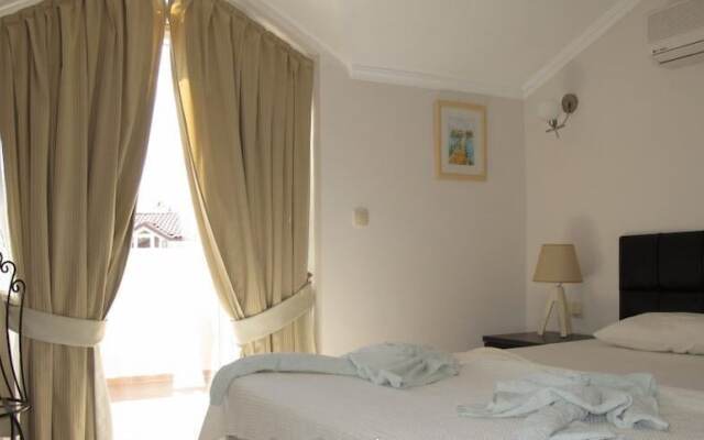 Villa AQ10 by JoyLettings