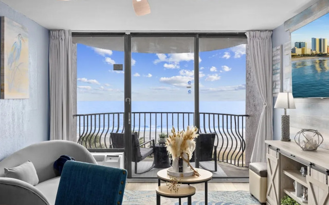 Newly Renovated Oceanfront 1BR Condo